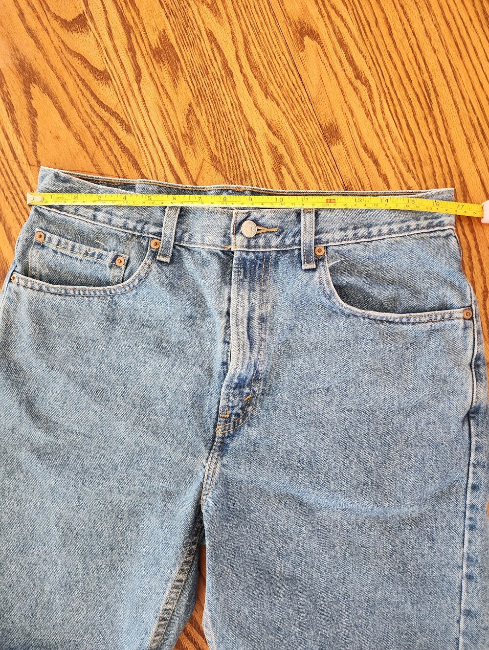Levi's Vintage 505 Women's Medium Wash Blue Denim Cut-Off Jean Shorts - Picture 3 of 4